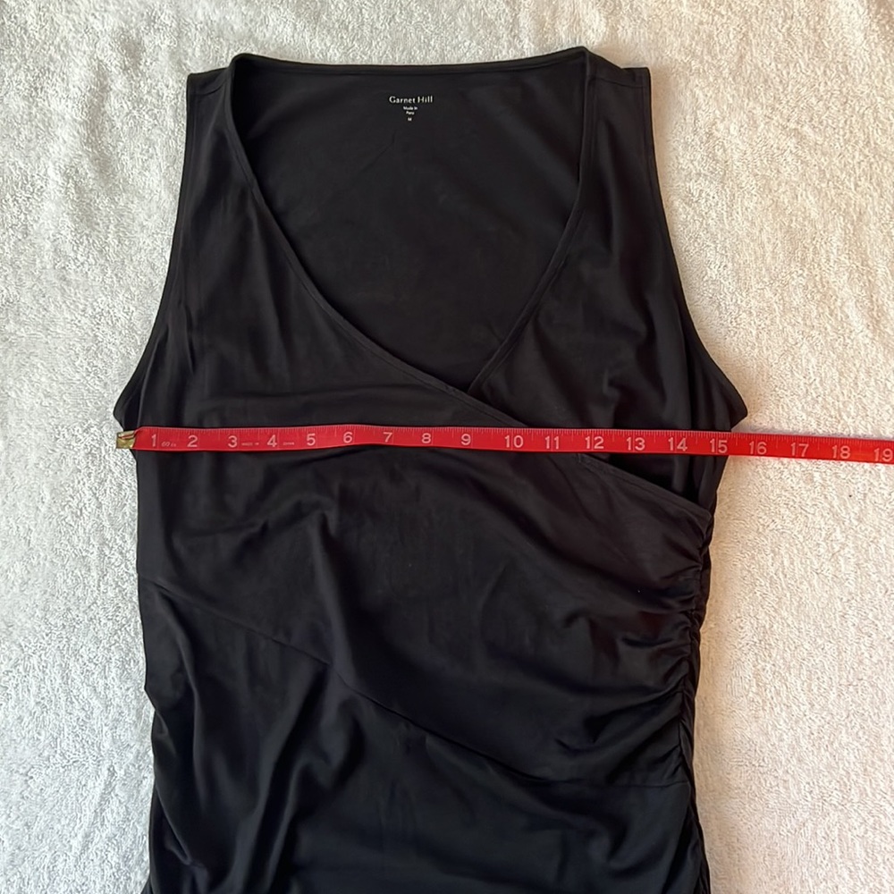 Garnet Hill women’s sleeveless criss-cross v-neck with scrunched sides - Picture 4 of 8